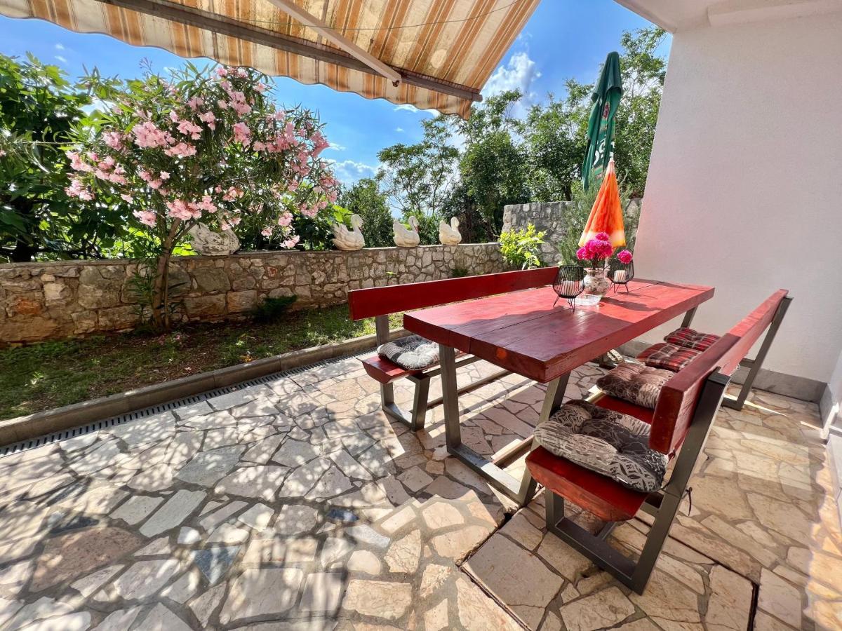 Apartmani Ana Dramalj Exteriör bild