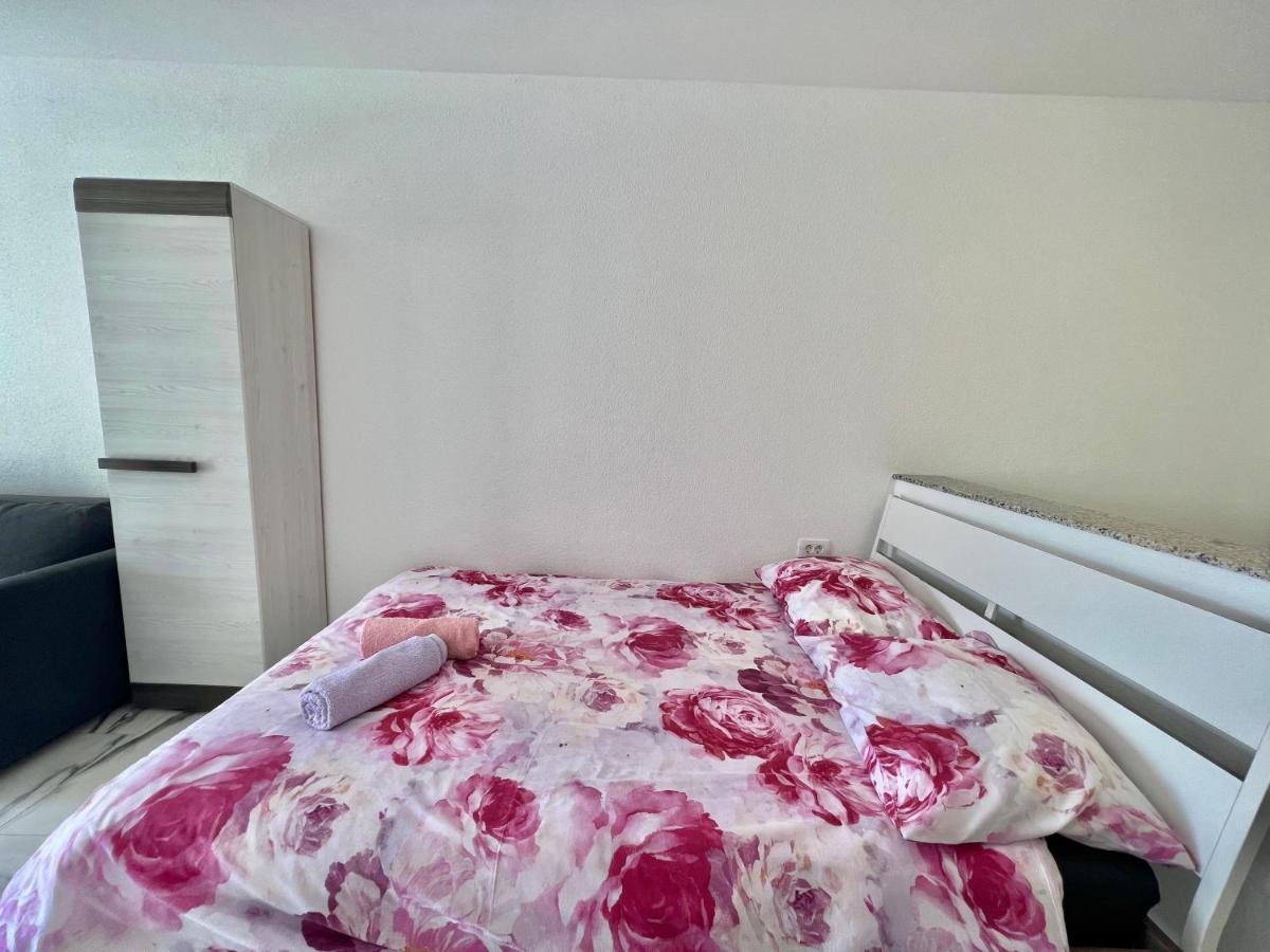 Apartmani Ana Dramalj Exteriör bild