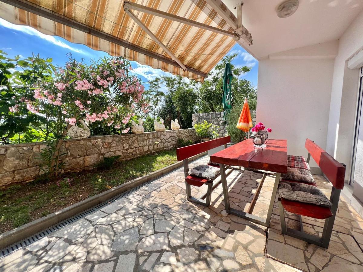 Apartmani Ana Dramalj Exteriör bild